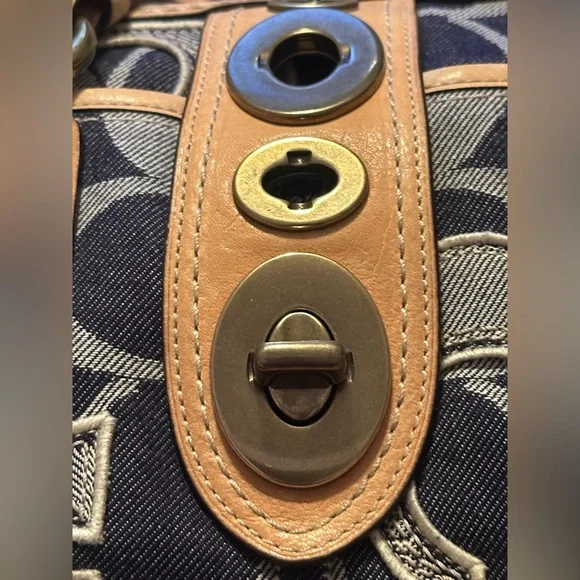 Authentic Coach Vintage Legacy Denim Sig. Medium Lily Handbag!! RARE - Picture 12 of 15